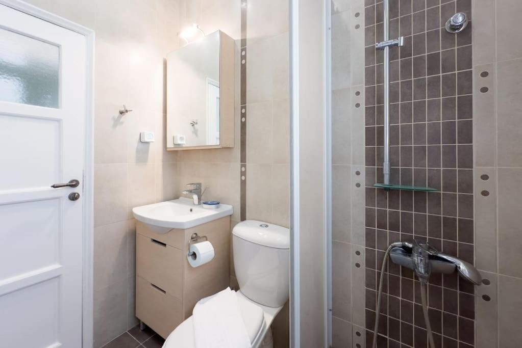 Сasa de vacaciones Bright & Cozy House Near Atenas