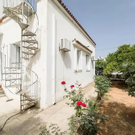 Bright & Cozy House Near Beach Афины Экстерьер фото