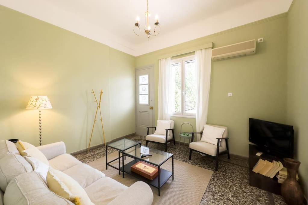 Bright & Cozy House Near Афины
