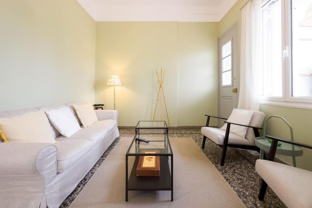 Bright & Cozy House Near Holiday home Athens